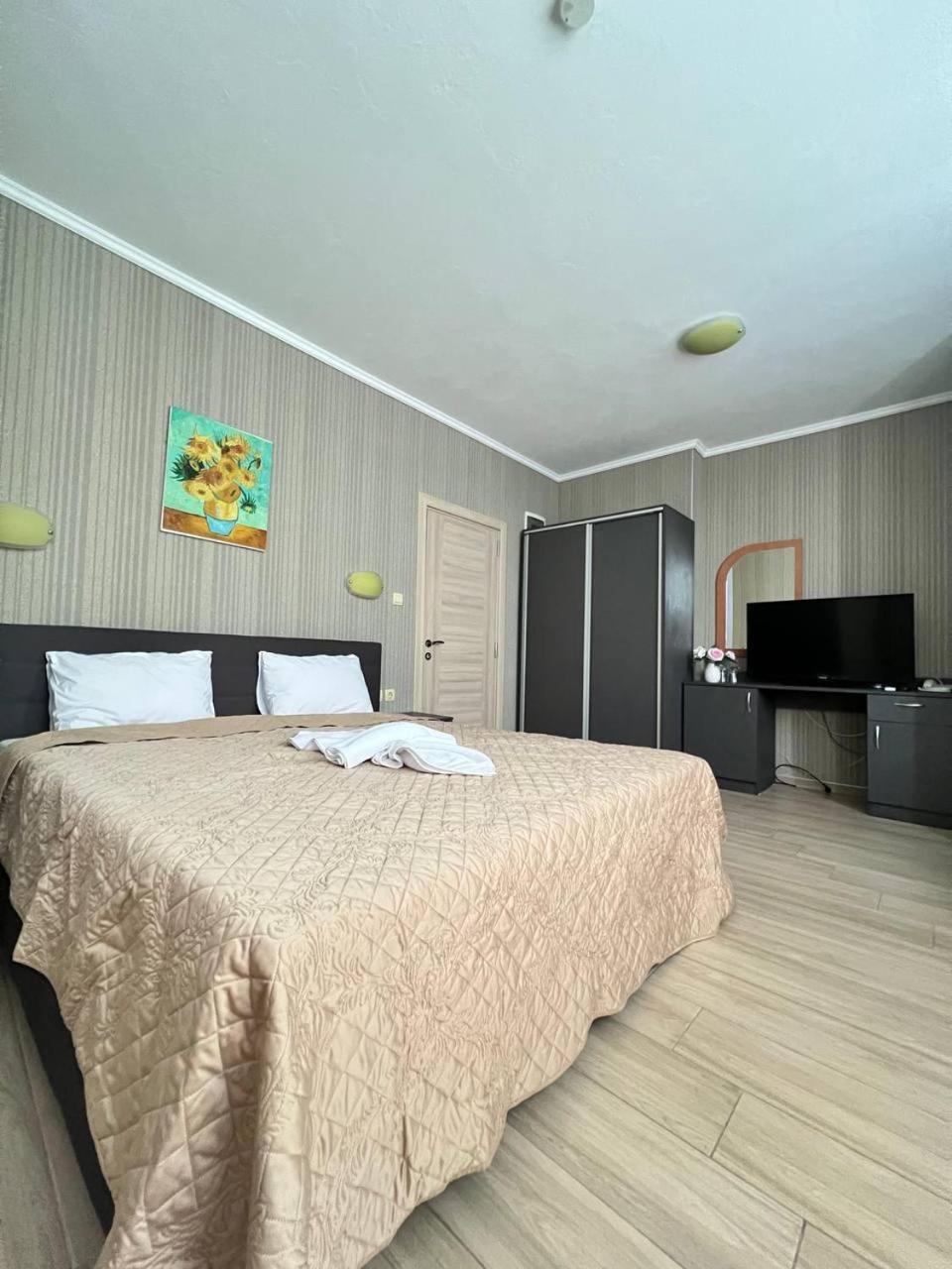 Hotel Family Gallery 3*