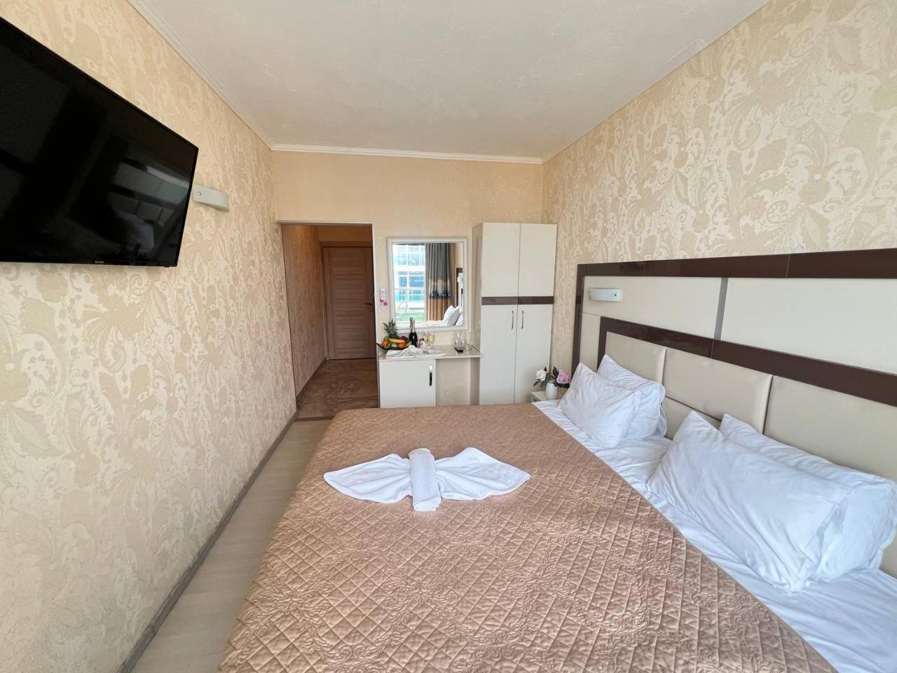 Hotel Family Gallery